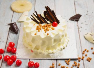 Republic Day Tri Color Cake with Three Different Flavors: A Sweet Tribute to India’s Pride butterscotch cake